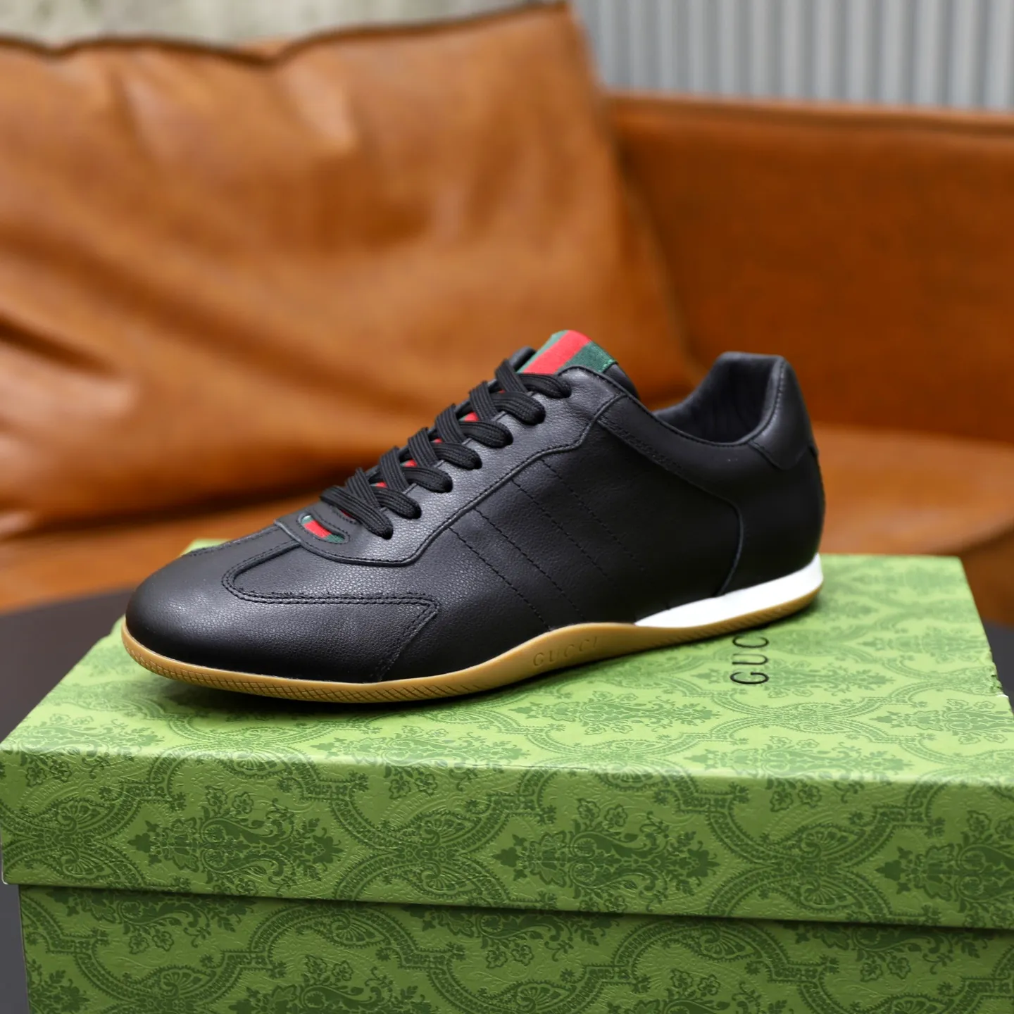 Ex-factory price: 462💰🙅‍♂️🙅‍♂️🙅‍♂️ Brand: Gucci GUCCi Standard code: 38-44 (45 customized) Grade: Same as the official website Material: Original cowhide surface Comfortable and breathable pigskin lining Lightweight and wear-resistant sports outsole Style category: Men's fashionable casual shoes Running sneakers Distinguished luxury brand elements Top luxury Color: actual picture color